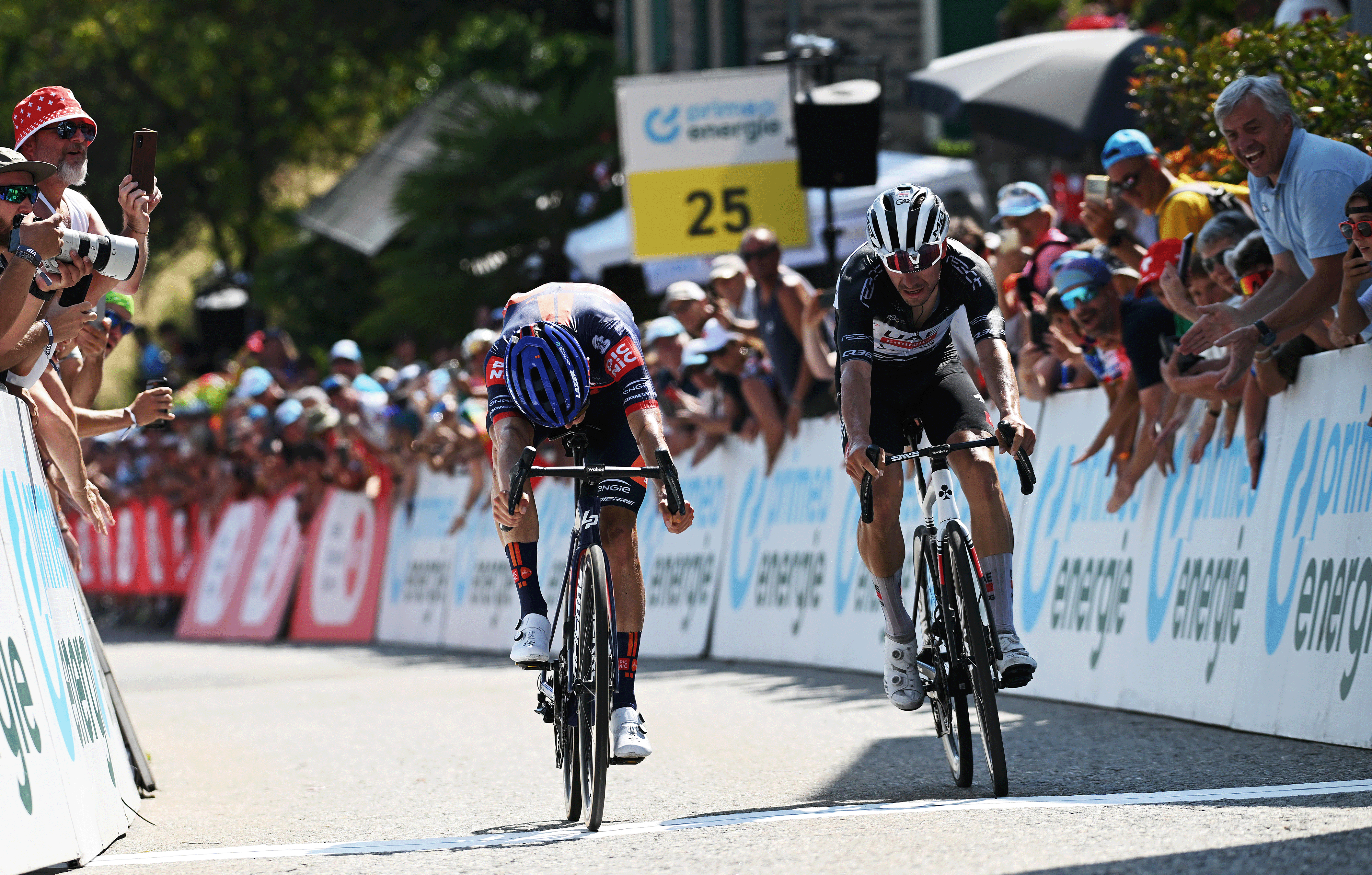 SANTA MARIA IN CALANCA, SWITZERLAND - JUNE 19: (L-R) Oscar Onley of Great Britain and Team Picnic PostNL and Joao Almeida of Portugal and UAE Team Emirates - XRG - Black Points Jersey sprint at finish line during the 88th Tour de Suisse, Stage 5 a 183.8km stage from La Punt to Santa Maria in Calanca 941m / #UCIWT / on June 19, 2025 in Santa Maria in Calanca, Switzerland. (Photo by Tim de Waele/Getty Images)
