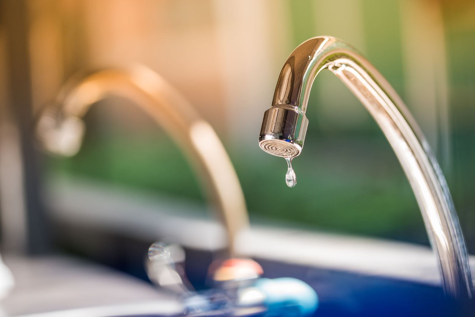 How to fix a leaky faucet stop water dripping from the handle or