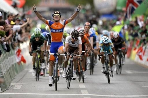Luis Leon Sanchez (Rabobank) outsprinted Rinaldo Nocentini (AG2R La Mondiale) and Branislau Samoilau (Movistar) to win in Sion.