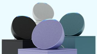 Amazons högtalare Echo Pop i fyra olika färger.