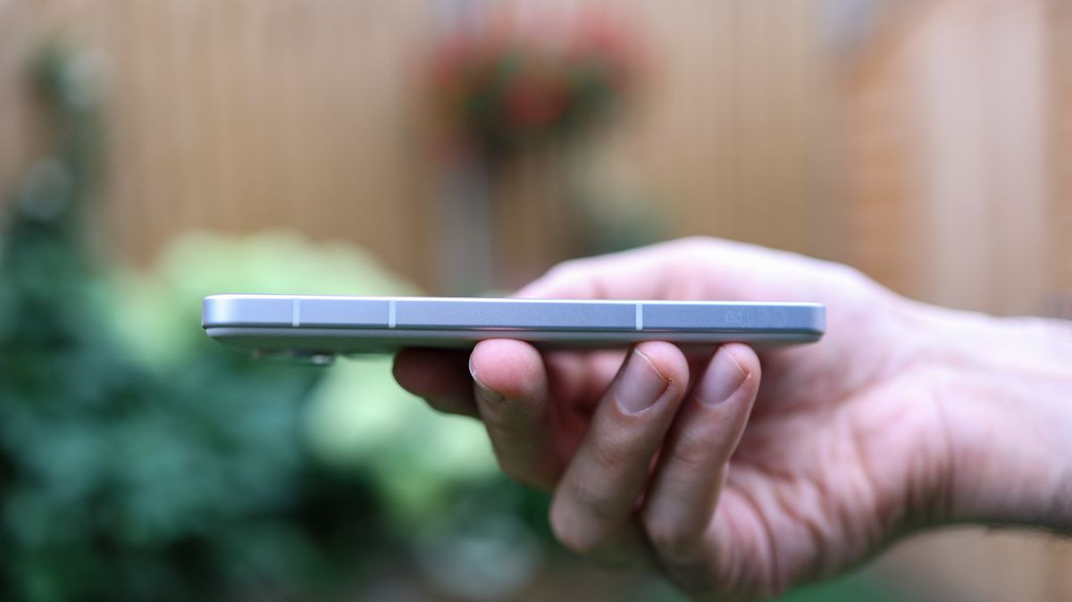 A photo of the Asus Zenfone 9
