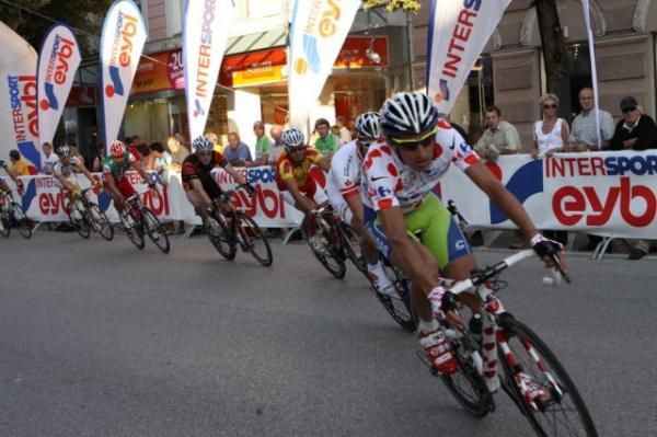 Tour de France polka dot jersey winner Franco Pellizotti (Liquigas) negotiates a bend