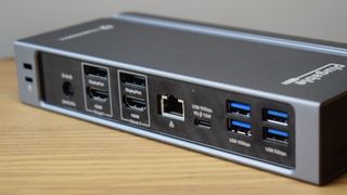 Plugable Thunderbolt 4 & USB4 Quad Display Docking Station (TBT4-UDZ) review photos