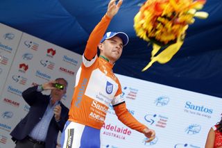 Bobridge celebrates taking the leader ocre jersey at the Tour Down Under. (Yuzuru Sunada)