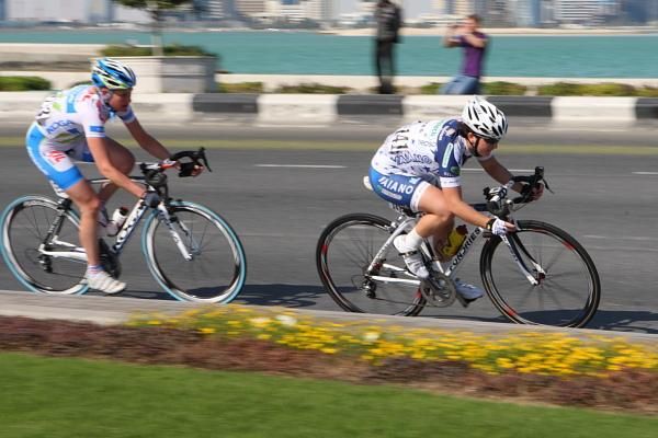 Valentina Bastianelli (Vaiano-Solaritech) and Roxanne Knetemann (Skil Koga) counter-attacked when Guarnier was caught