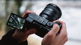 Sony FE 16mm f/1.8 G