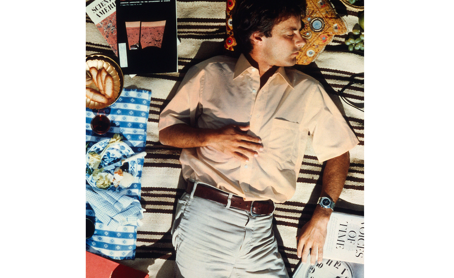 Powers of Ten uses film, photography and scientifical data to link macrocosm to microcosm in a way that was (relatively) relatable.