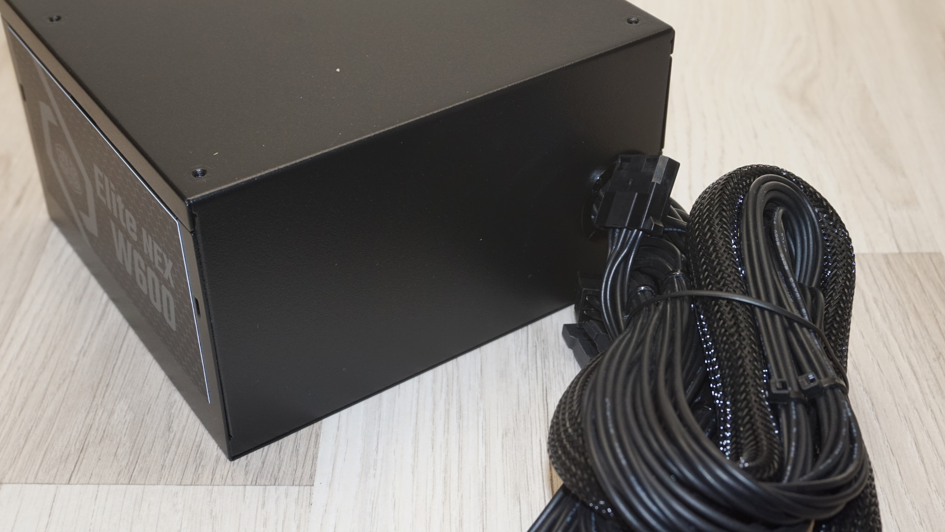 Cooler Master Elite NEX W600