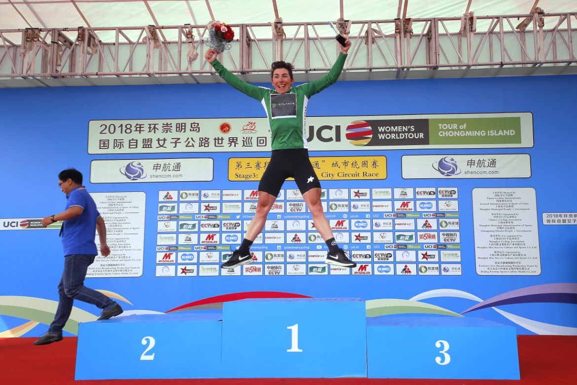 Giorgia Bronzini jumps for joy after claiming the points classification