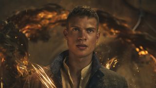 Rand standing with the One Power's light and dark sides circling him in The Wheel of Time season 3