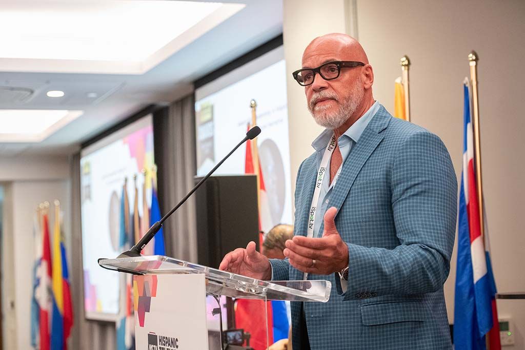 Tony Hernandez of the Immigrant Archive Project and Latino Broadcasting, accepts the Award for Leadership in Hispanic TV for Cultural Narrative.