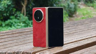 Hands-on with the Honor Magic V6