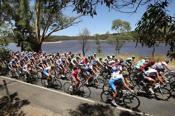The peloton rides past Adelaide&rsquo;s main reservoir.