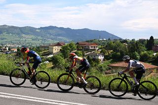 La Vuelta Femenina stage 7 LIVE: An aggressive meant the day's breakaway took an hour to get away, but three women now lead the final stage