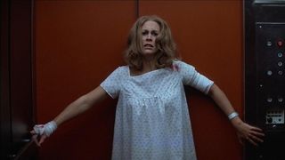 Jamie Lee Curtis wears a hospital gown in 'Halloween II'