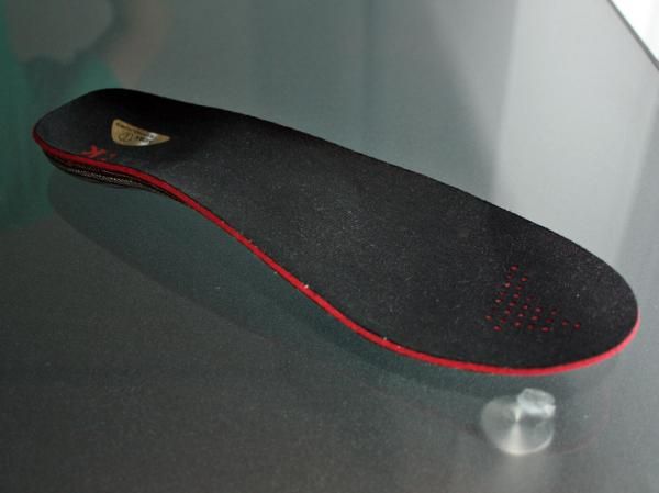 The full-length memory foam mid-layer is covered with a cozy polyester/cotton fabric.