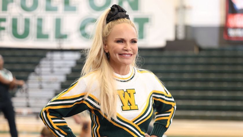 Kristin Chenoweth ready to cheer as Tammy in Stumble 1x01