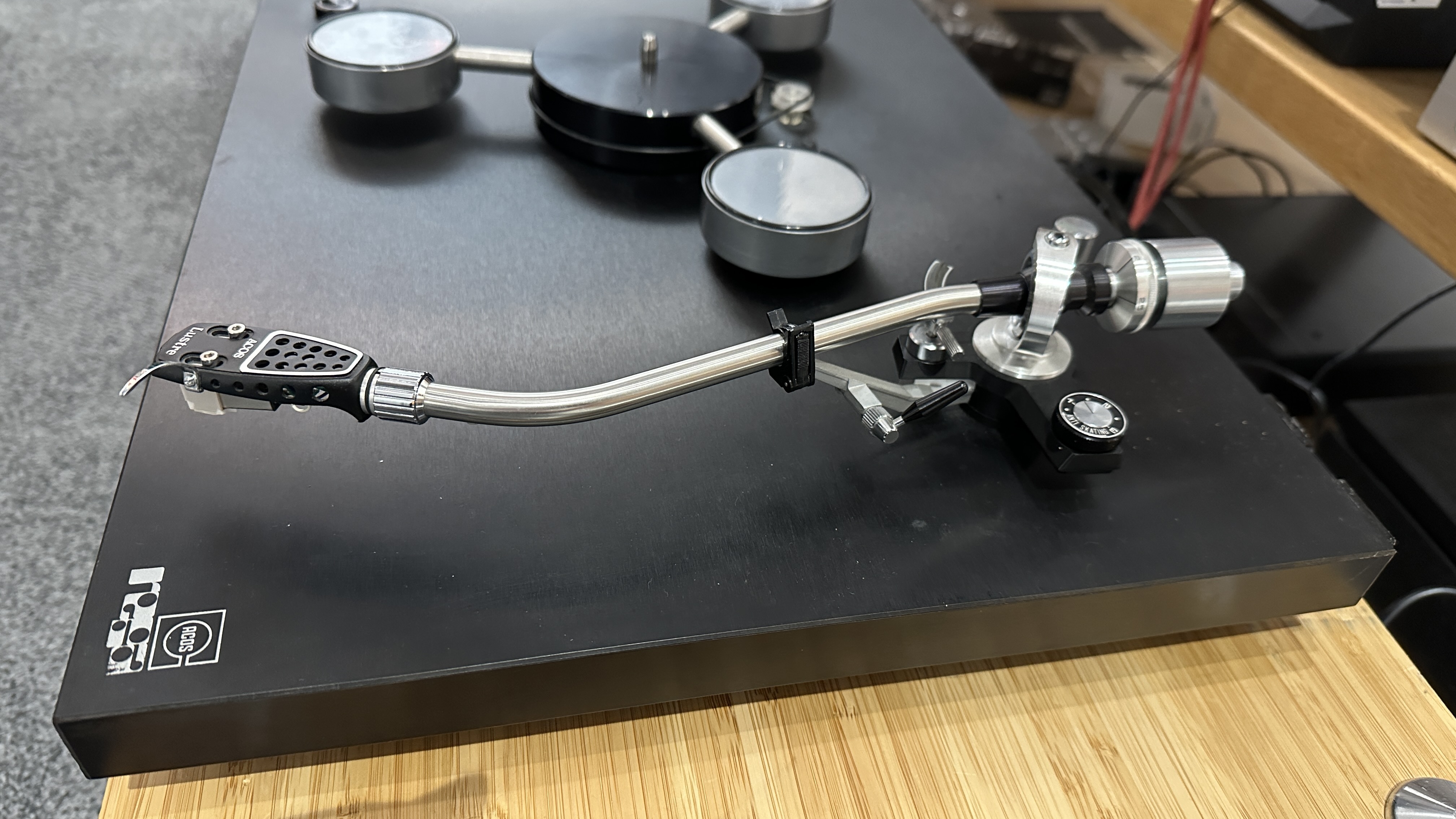 Rega Planet's Acos Lustre tonearm
