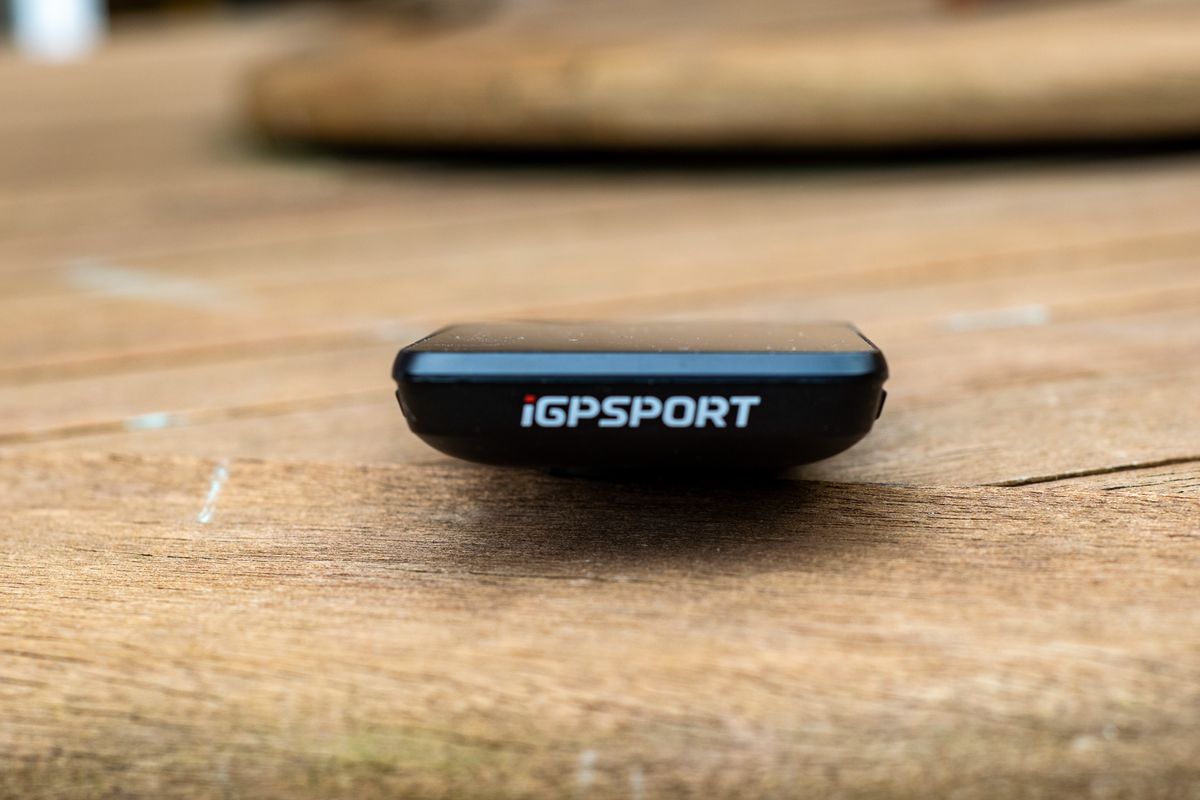 An iGPSPORT BiNavi bike computer