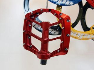 Hope's aluminum flat pedals are still in prototype form but they're looking good