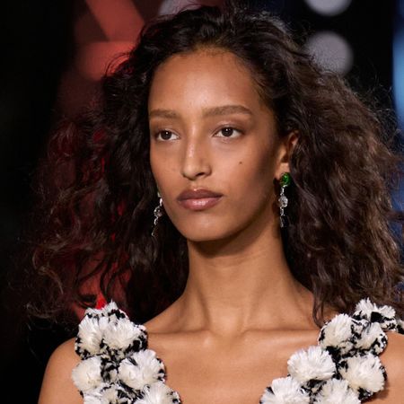 Anti-blush makeup trend