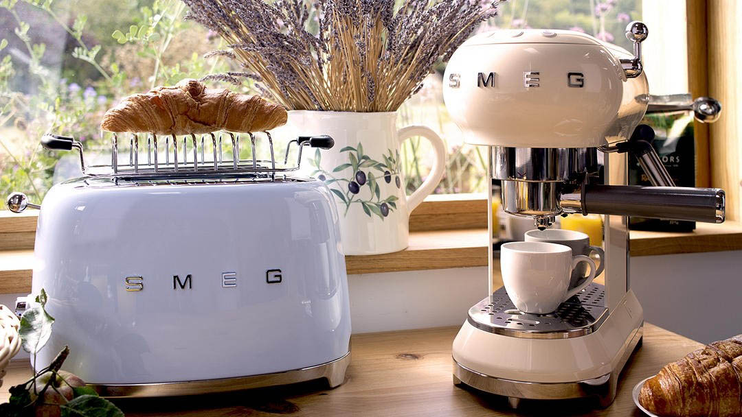 Smeg ECF01 Espresso Machine review: 5 reasons it’s getting us through lockdown