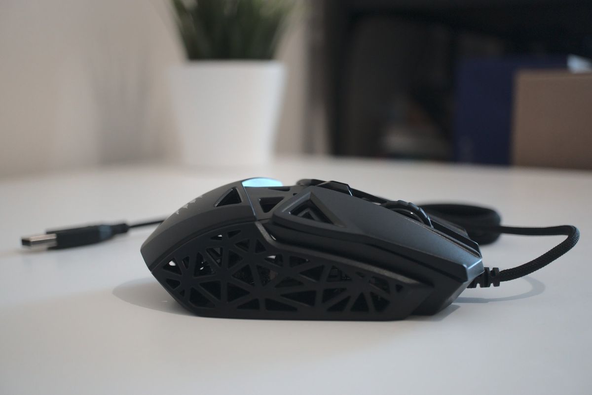 Mad Catz M.O.J.O. M1