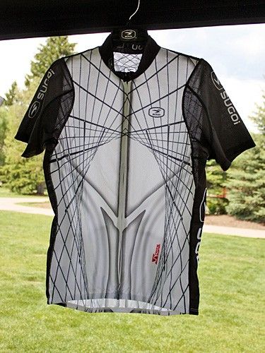 The matching RSE jersey is purpose-built for hot weather.