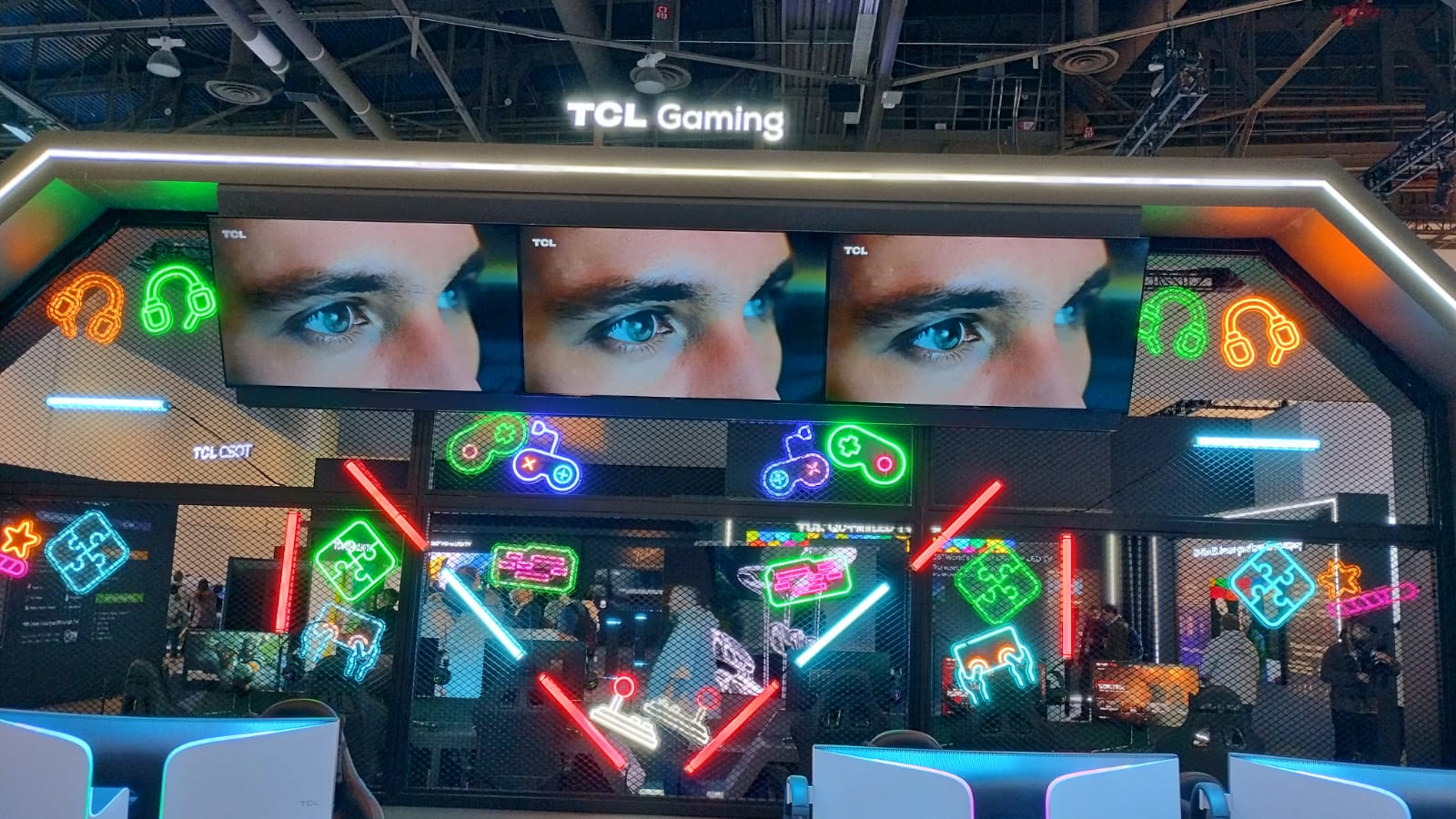TCL presenta su nuevo monitor gaming con panel tipo 'cúpula