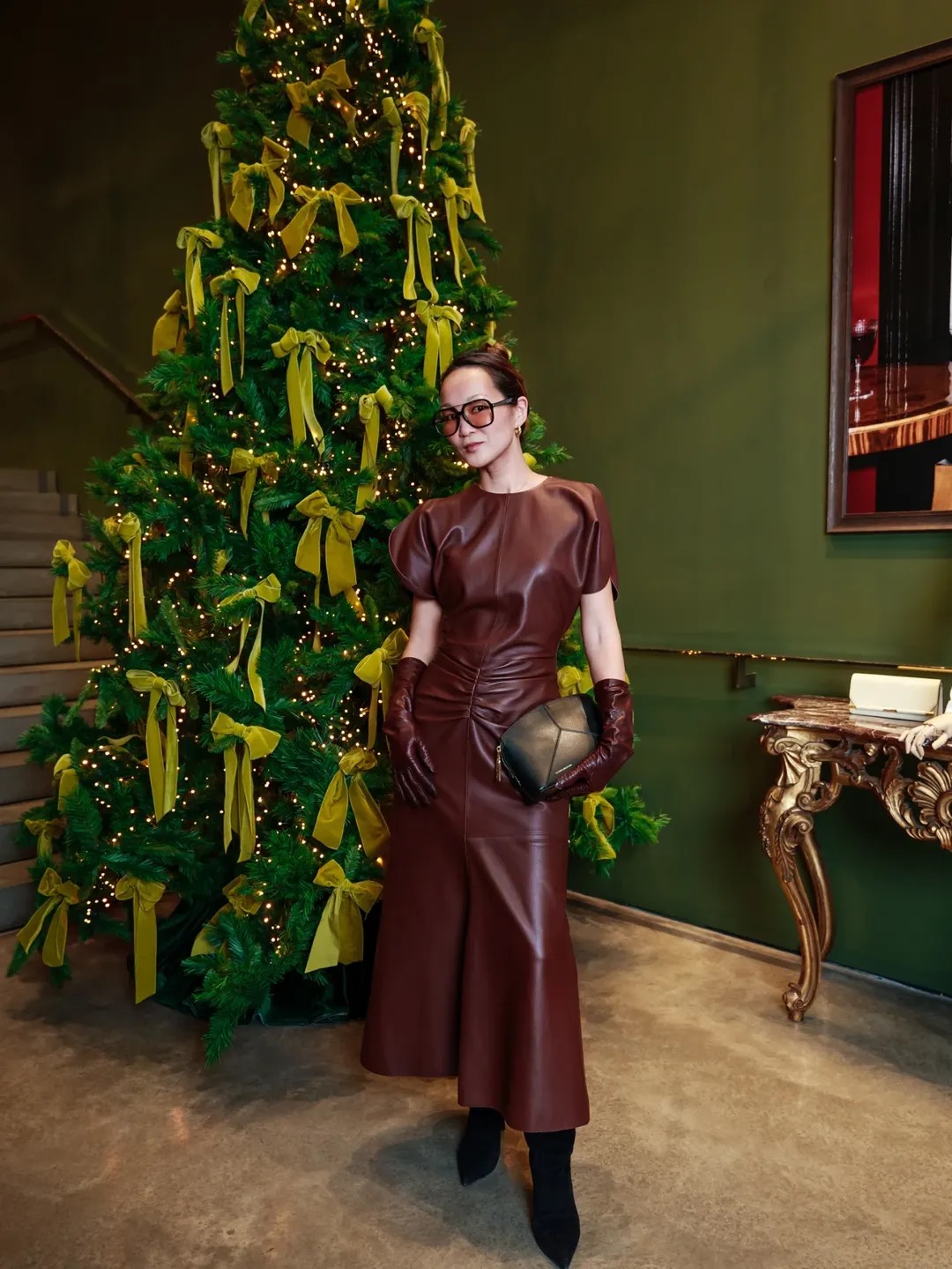 influencer wearing jeans and a top