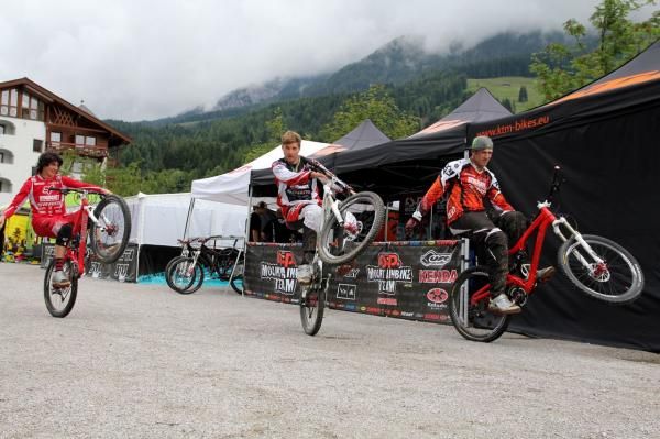 The Santa Cruz Syndicate shows off their wheelie skills