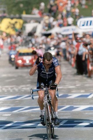 Lance Armstrong wins the mountain finish at La Mongie in the 2002 Tour de France.