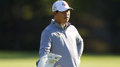 Si Woo Kim what's in the bag?