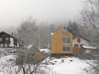 Davide Macullo’s artistic timber house in the Swiss Alps
