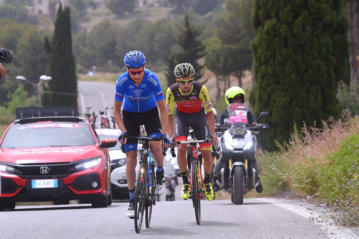 Giuseppe Fonzi and Dimitri Kozonchuk up the road on the Giro's seventh stage