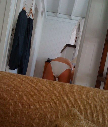Жены тайные украдкой фото Demi's bottom posted online - by Ashton! Marie Claire UK