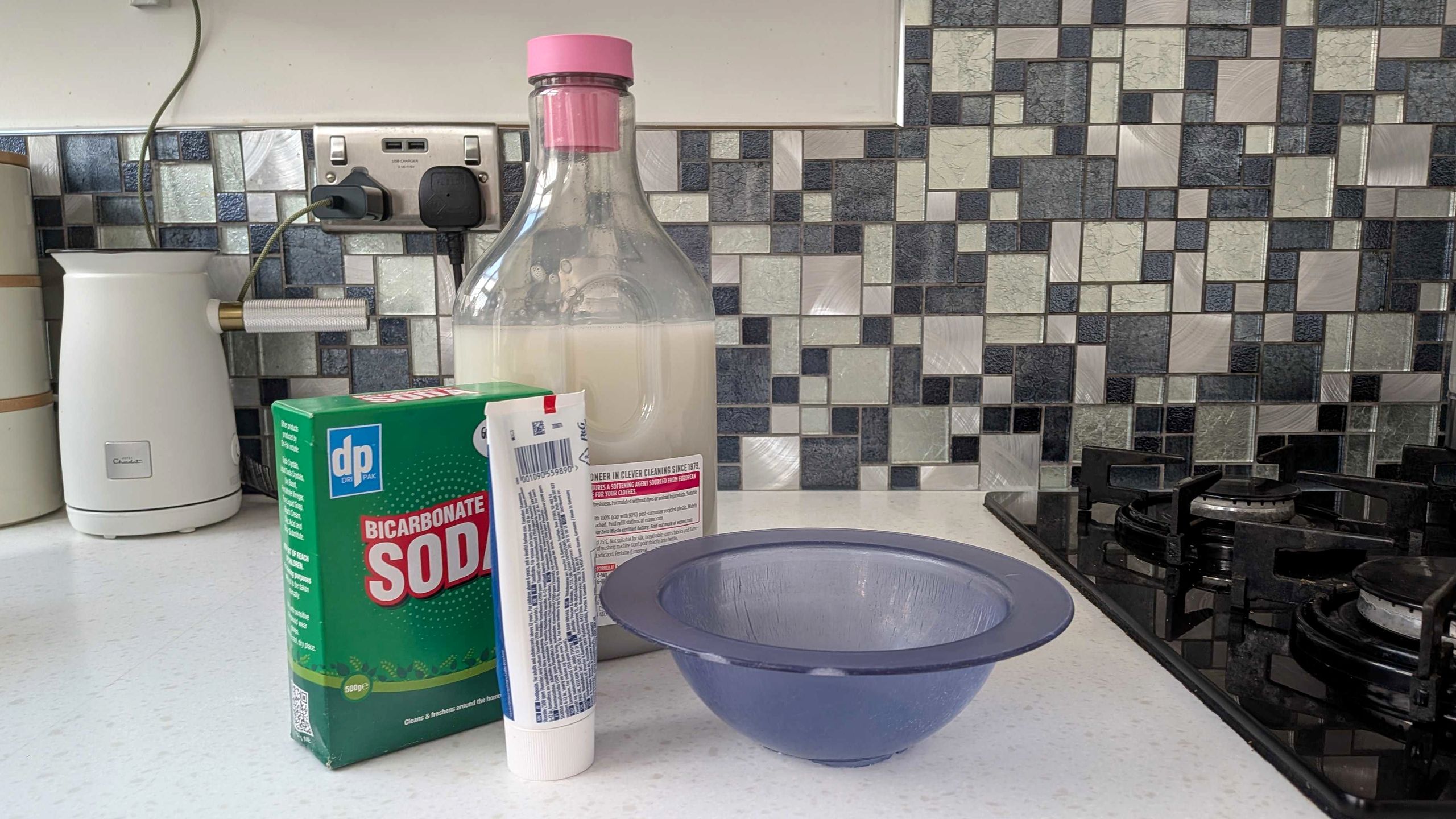 Why are homeowners mixing baking soda , detergent , and toothpaste ? I put the DIY cleaning hack to the test