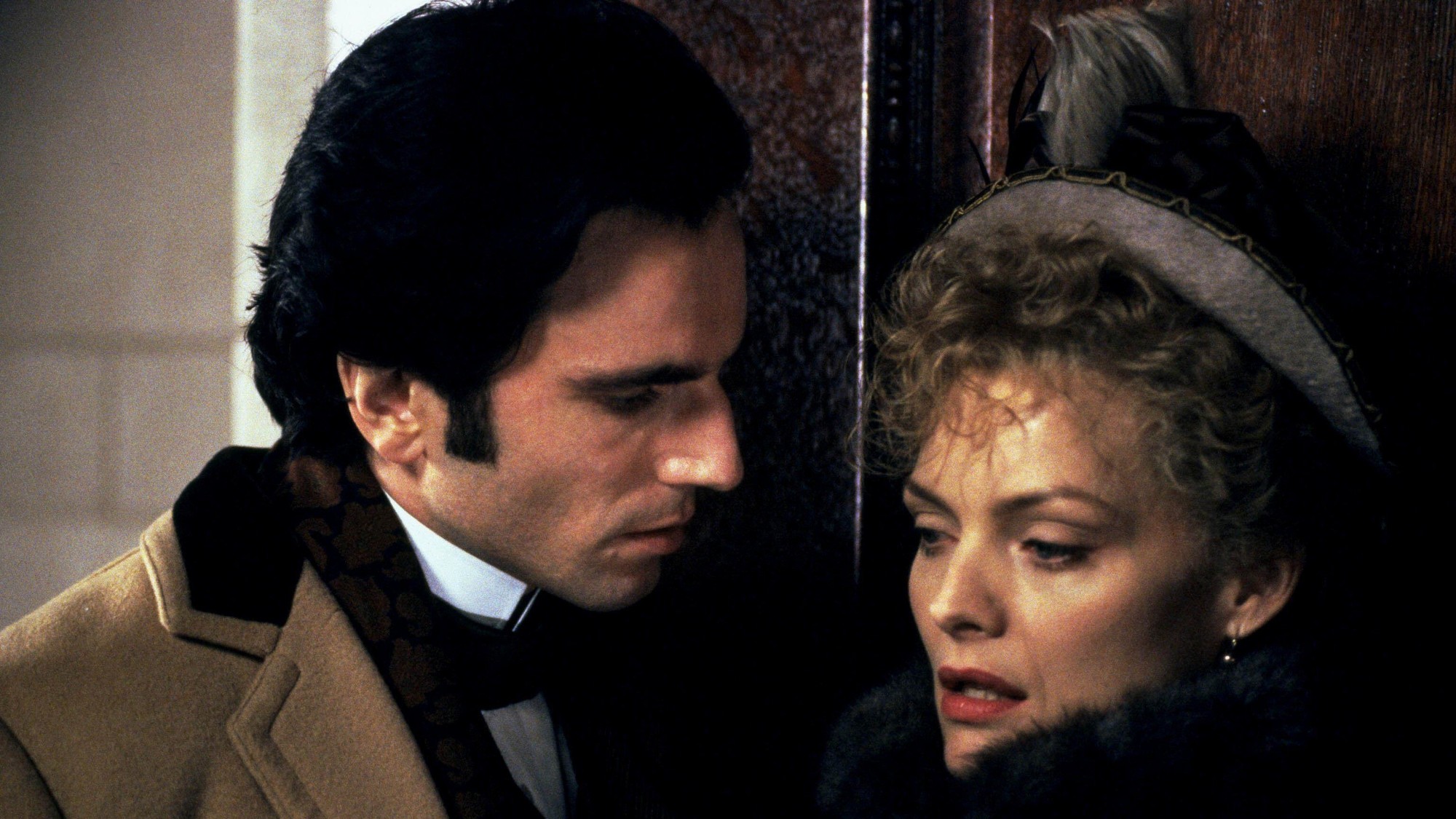 Daniel Day-Lewis and Michelle Pfeiffer in The Age of Innocence