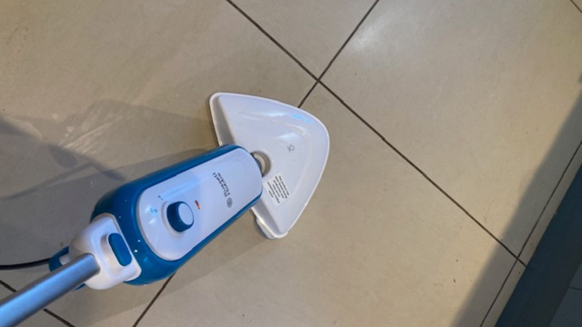 Testing the Russell Hobbs Steam and Clean Lightweight Steam Mop in Linda's home
