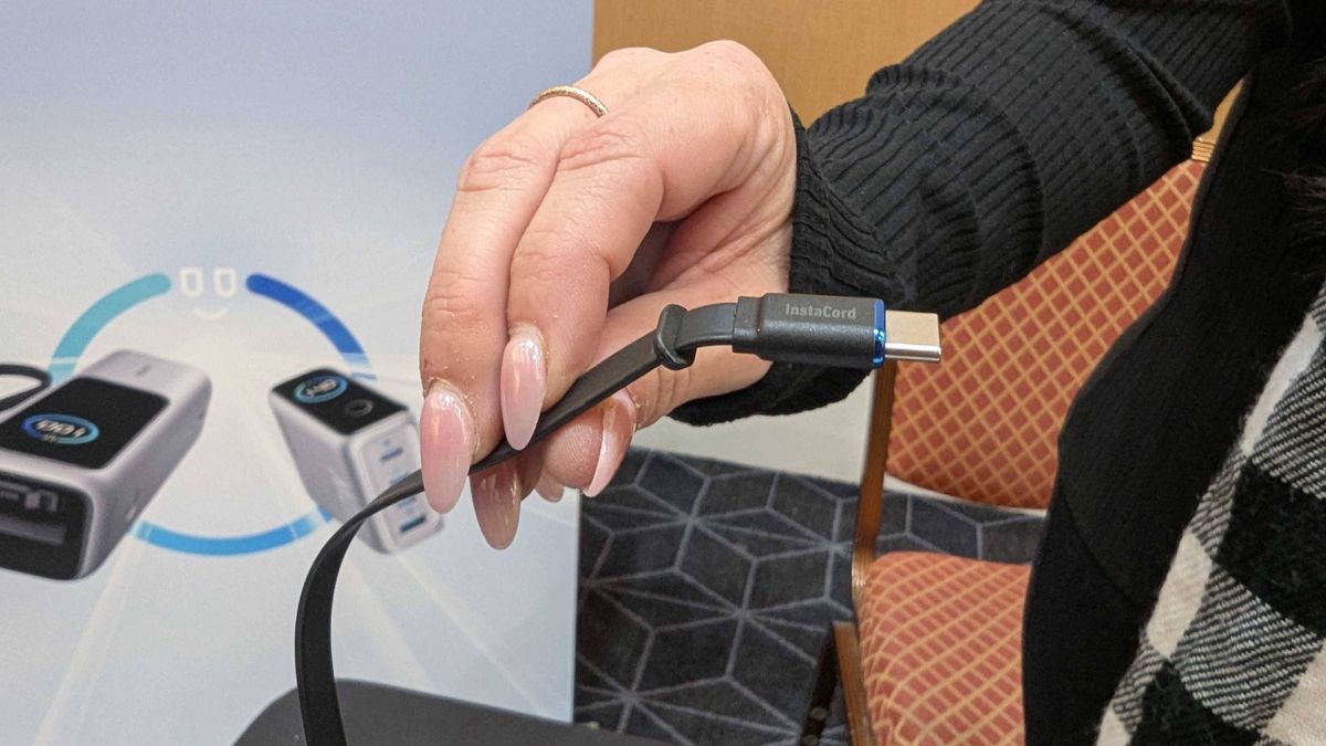 Anker 165W Power Bank Retractable Cable