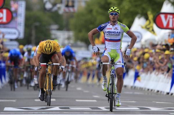 The Sagan shuffle. Peter Sagan (Liquigas-Cannondale) wins in Seraing.