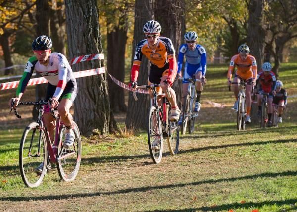 Luca Damiani (Kenda) leads the first lap of the race with Valentin Scherz (Cyfac) hot on his wheel.