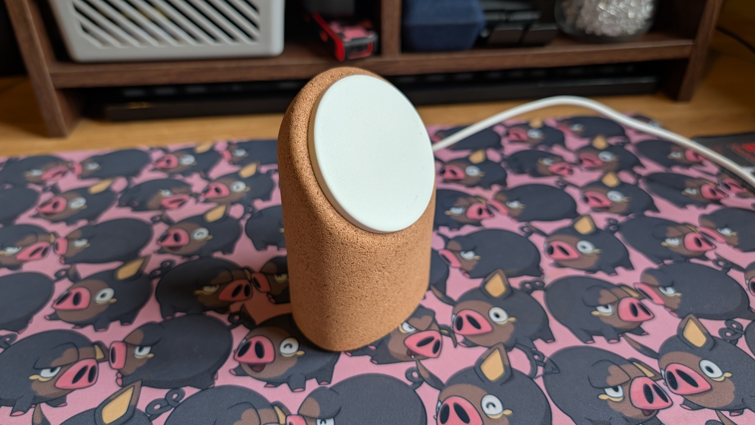 V&amp;auml;stm&amp;auml;rke wireless charging stand from ikea