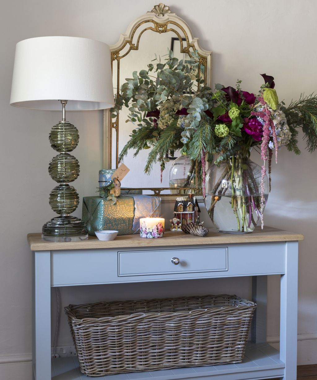 Exclusive: Shea McGee's simple secret to a festive entryway | Homes ...