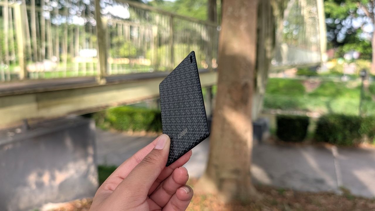 UAG Metropolis Tracker Card