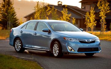 Cars $25,000 - $30,000: Toyota Camry Hybrid