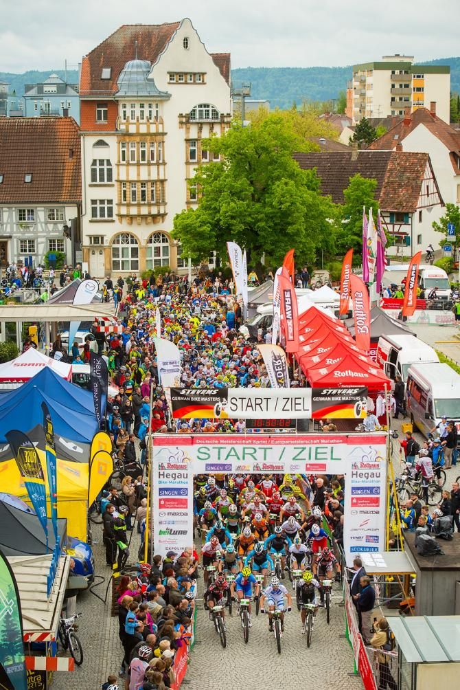 The start of the elite men's race at the European marathon championships