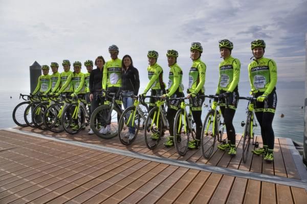 Mario Cipollini with the MCipollini-Giambenini-Gauss team.