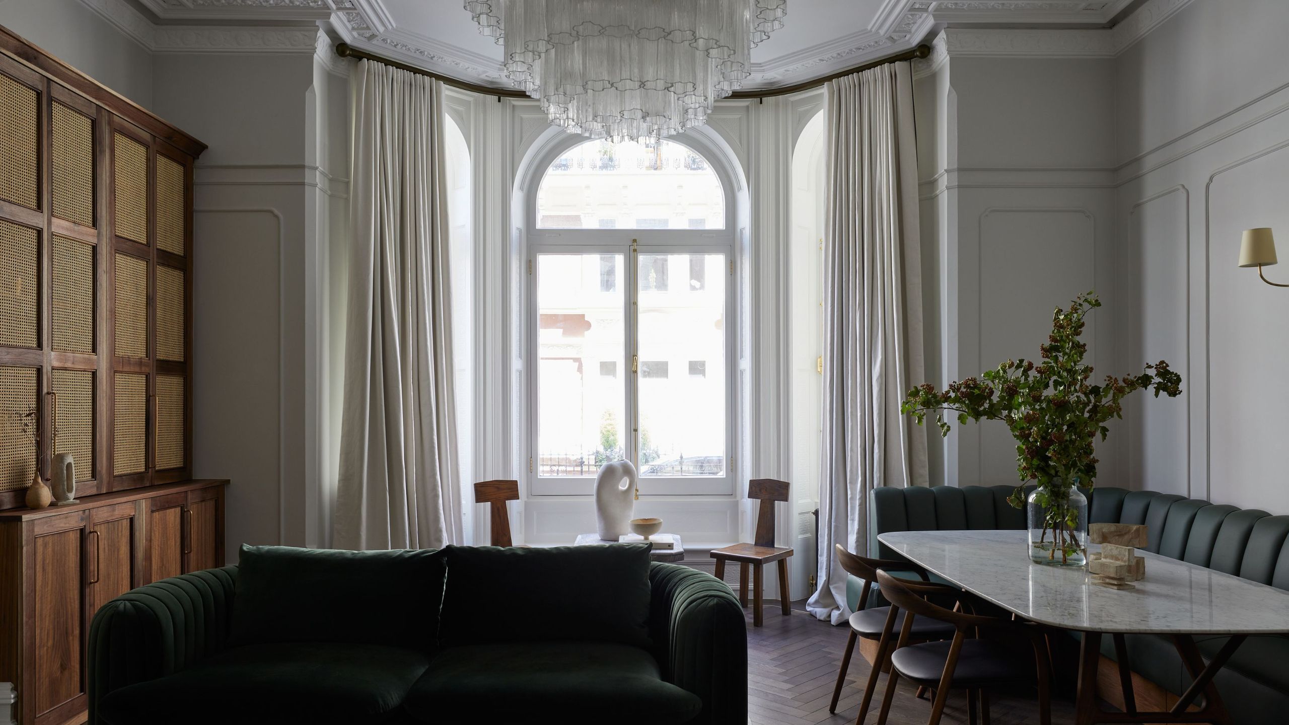 11 Window Treatment Ideas for Bay Windows That Elevate Your View ...