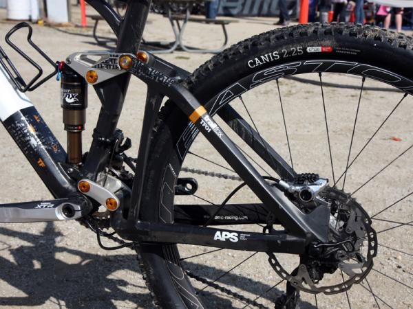 The fully enclosed rear triangle helps keep the rear end nice and tight.